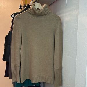 Banana Republic Wool sweater